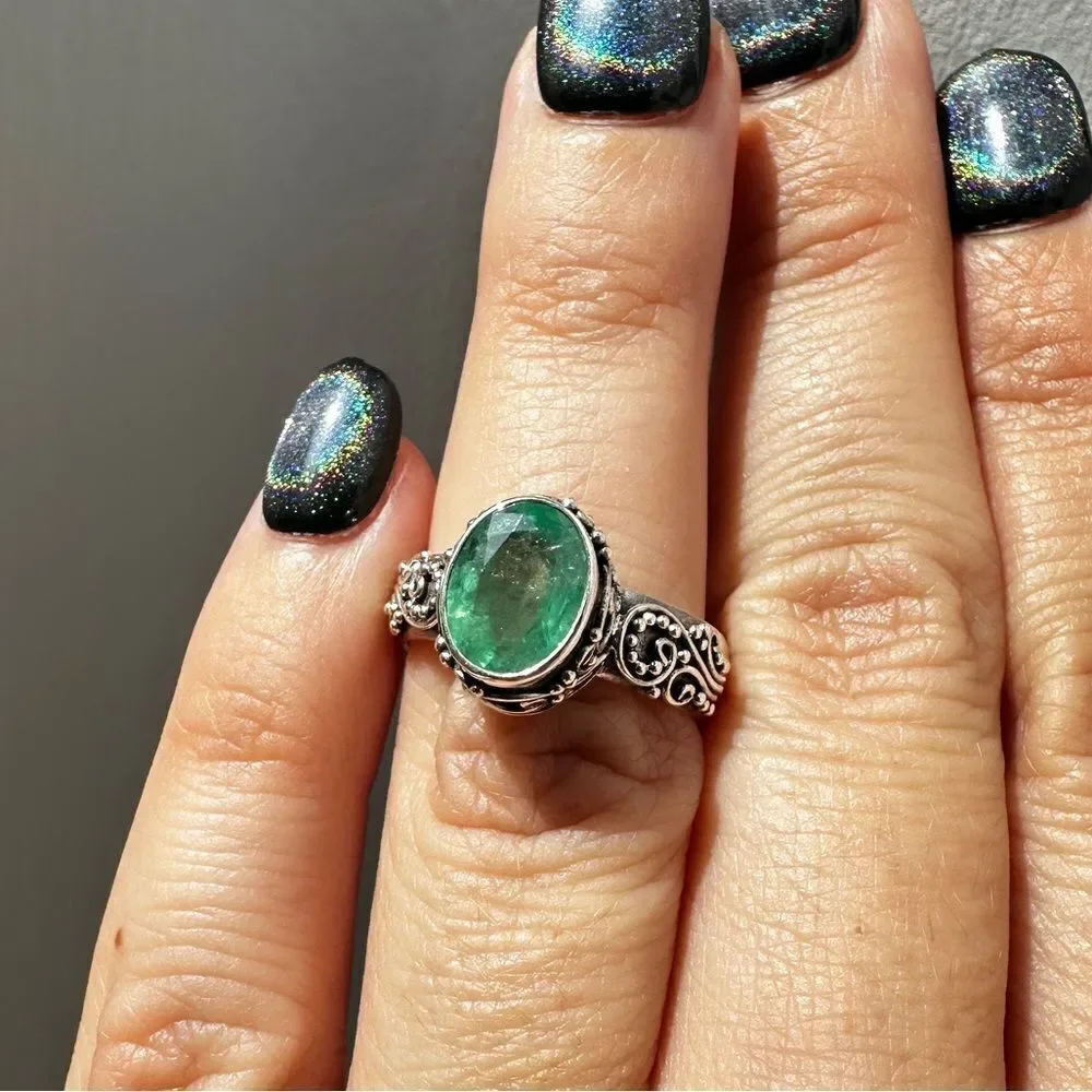 NWT 2.1ct‎ oval cut Emerald in Bali sterling silver!